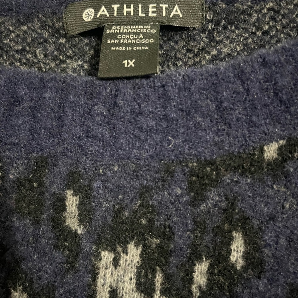 Athleta Navy and Gray Patterned Sweater 1Xl extra fine merino wool - Picture 5 of 8